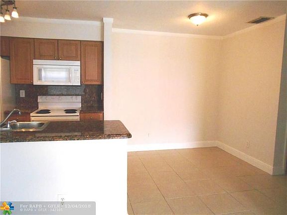 3rd image of 10481 NW 7th St #201
