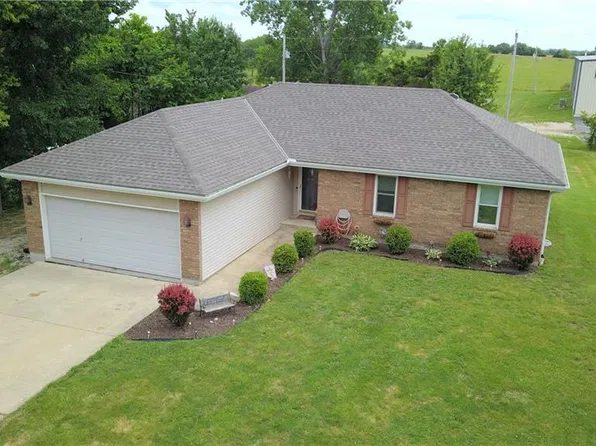 411 10th St, Garden City, MO 64747