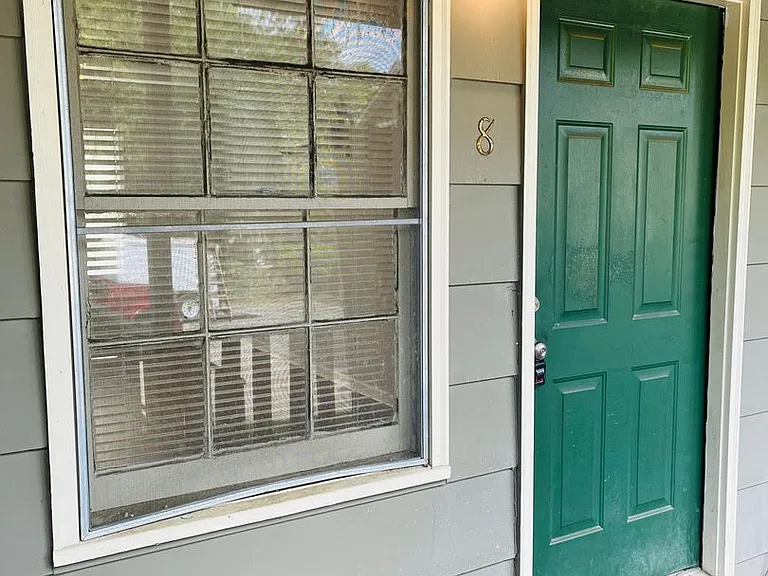 601 W Haralson St — Photo 2