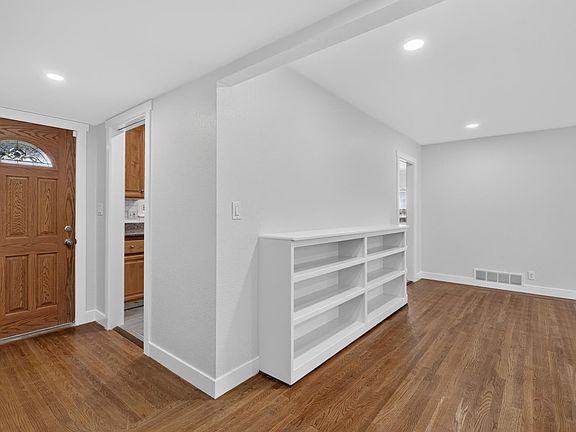 3rd image of 1164 Derick Way