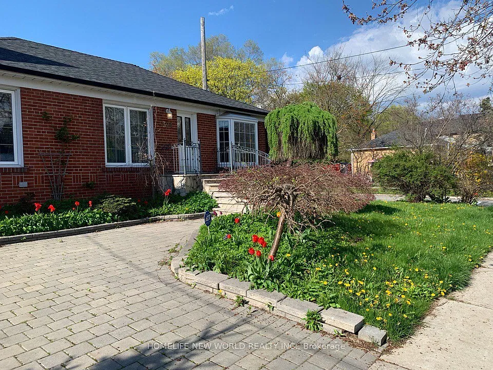 374 Horsham Ave