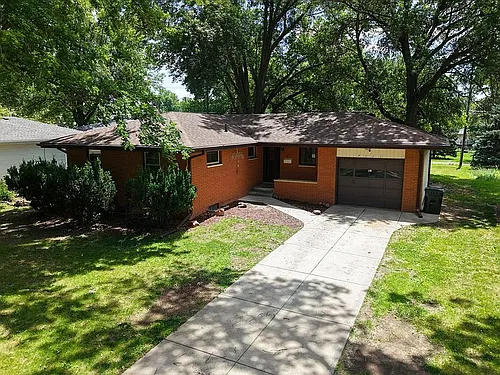7221 Lexington Ave Photo 1