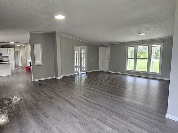 5th image of 7643 Lucinda Ln