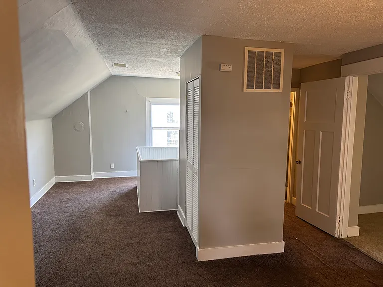Kasota St — Photo 2