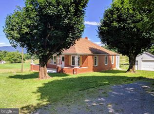 832 Turkey Knob Rd, Quicksburg, VA 22847