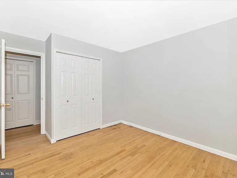 674 College Pkwy — Photo 32
