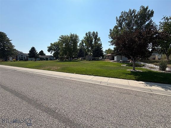2nd image of Interlachen Dr Lot 11