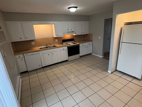 4th image of 577-587 Andover St SE #583