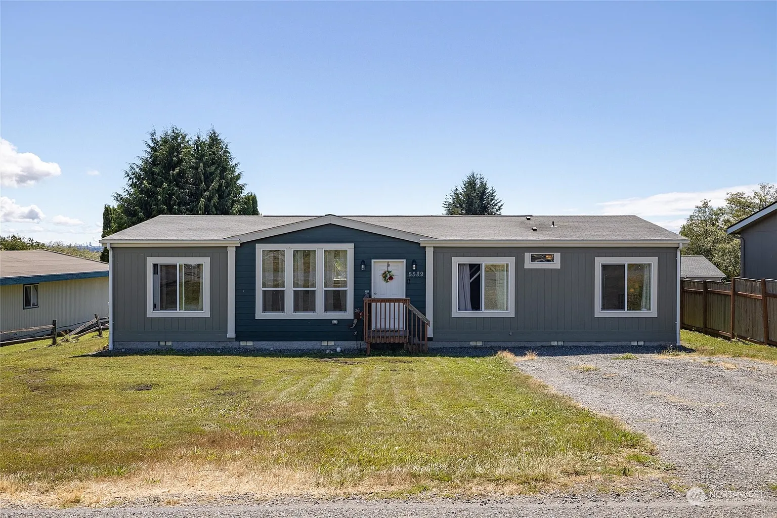5589 Hillvue Road photo 1