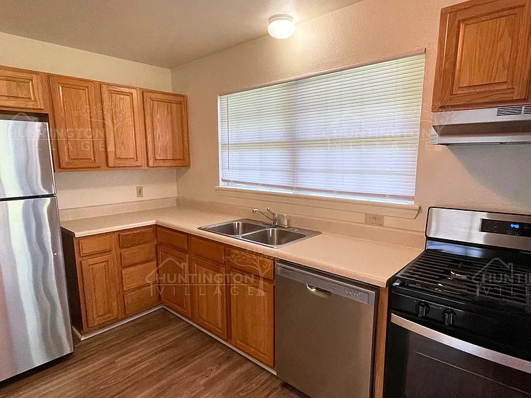 703 McClellan St — Photo 3