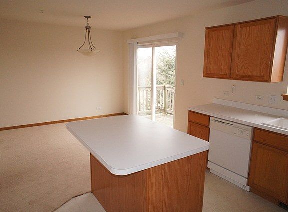 4th image of 1156 Shorewood Ct