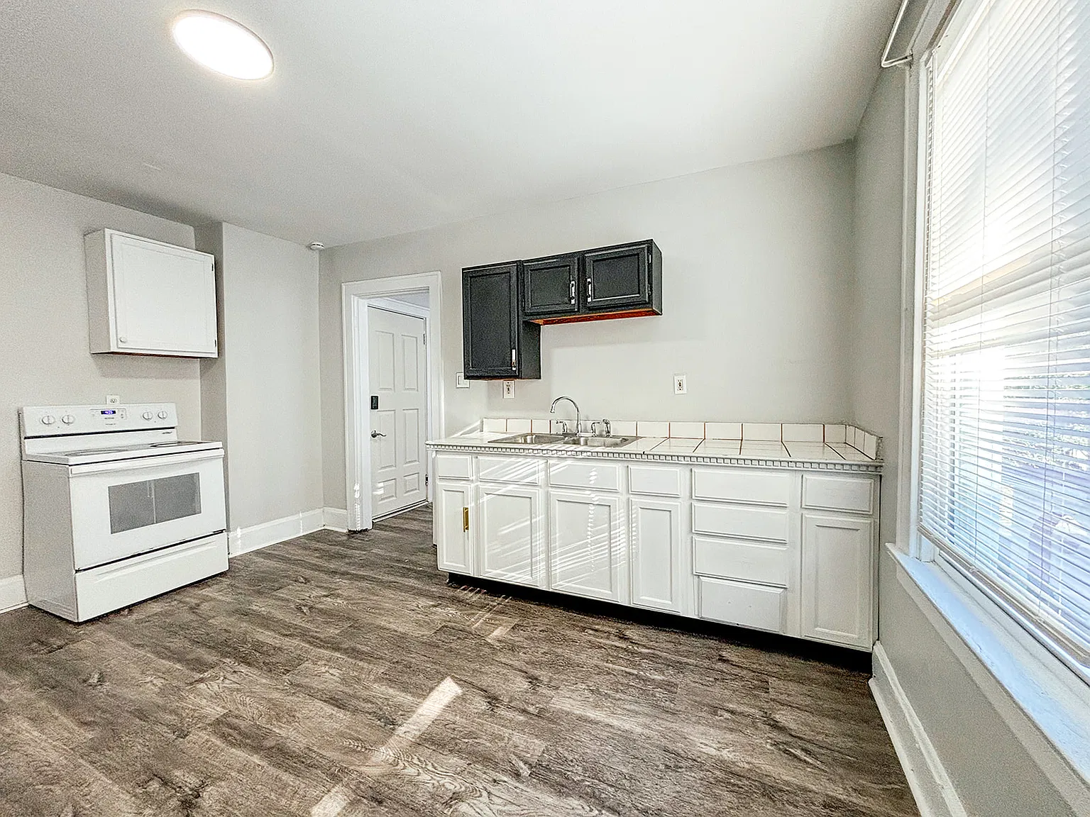 3835 Vine Street - RR - 2 — Photo 3