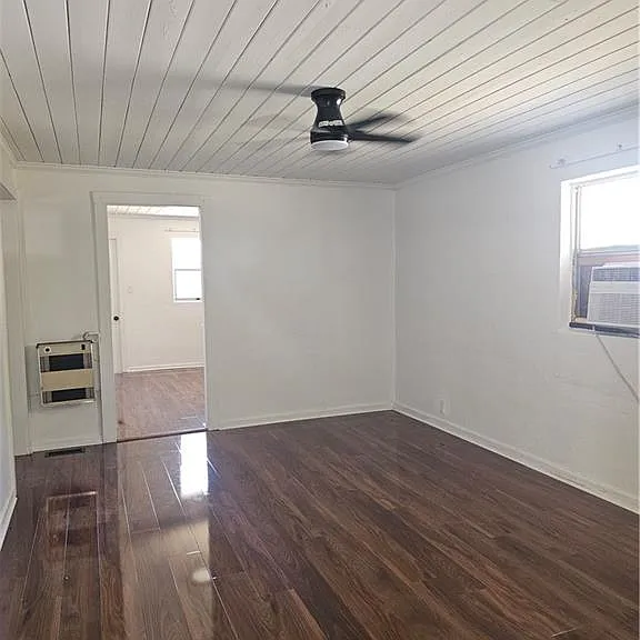 2657 Lafayette St — Photo 2