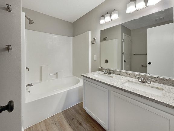 3rd image of 8343 Ivy Ln