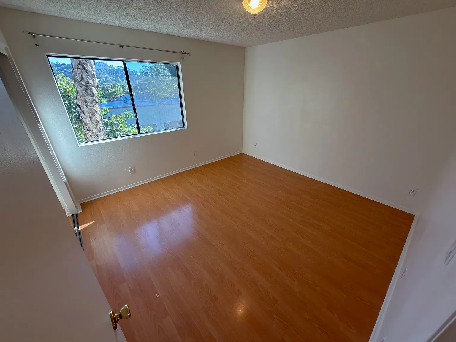 2 bed, 990 sqft, $2,695 — Photo 3