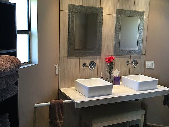 2nd image of 104 Las Palmas Blvd