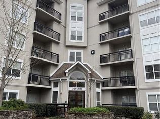 2511 River Green Dr NW, Atlanta, GA