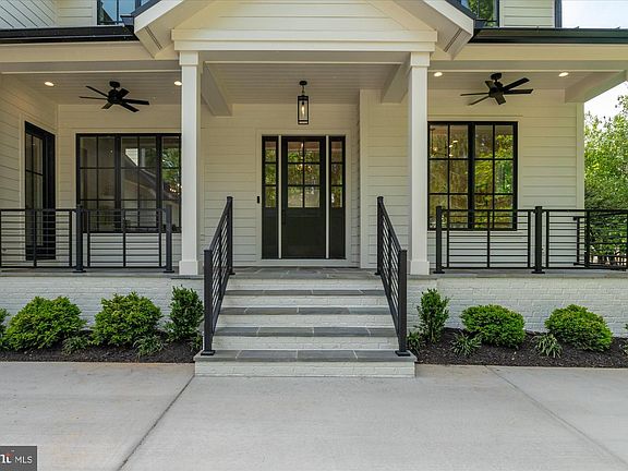 3rd image of 1800 Monza Rd