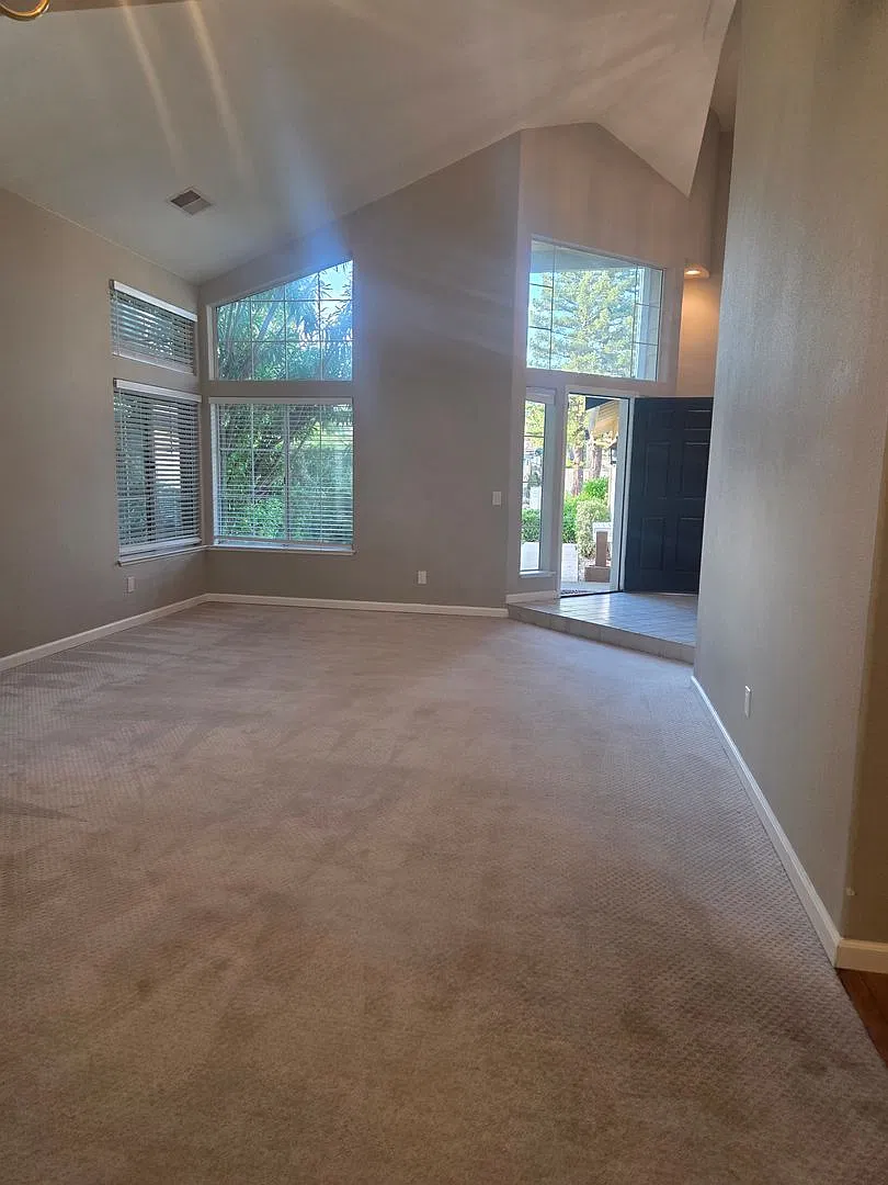 A spacious 4 Bdrm + Office, 3 Bath — Photo 3