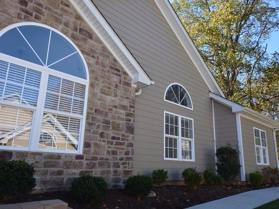 1st image of 1131 Jefferson Way