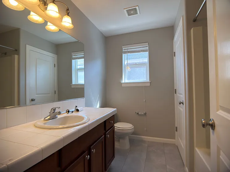 3608 NE 42nd St — Photo 12