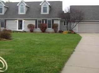 753 Provincial Dr, Chelsea, MI 48118