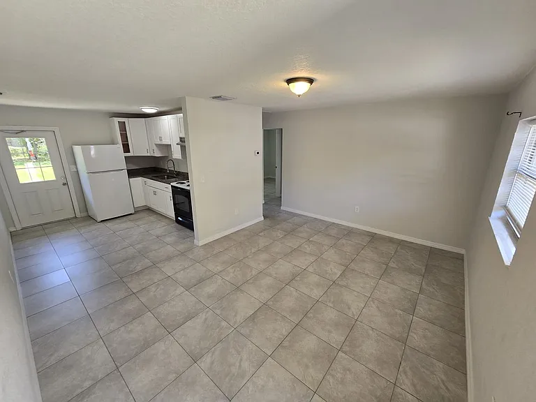4003 Avenue I — Photo 2