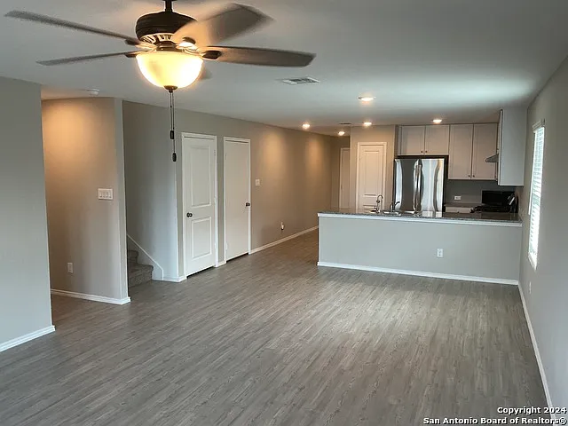 4 bed, 2.5 bath, 1850 sqft, $2,100 — Photo 4