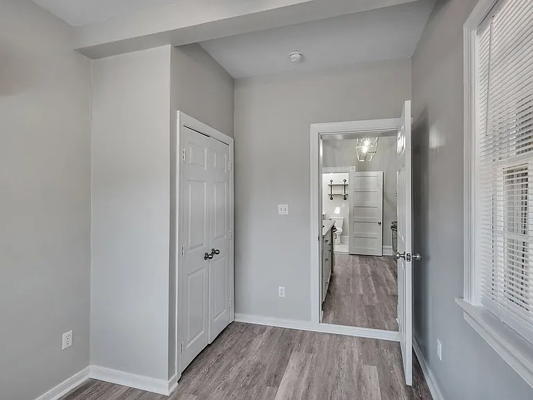 2215 W Grace St #4 — Photo 7