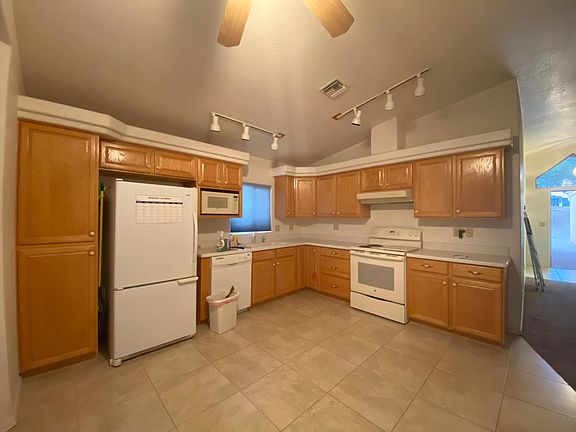 5th image of 10780 Fenton Dr