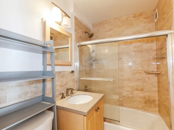 70-25 Yellowstone Boulevard image 33 of 35