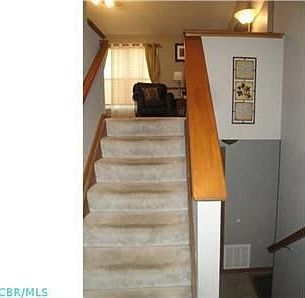 3rd image of 875 Windy Hill Ln