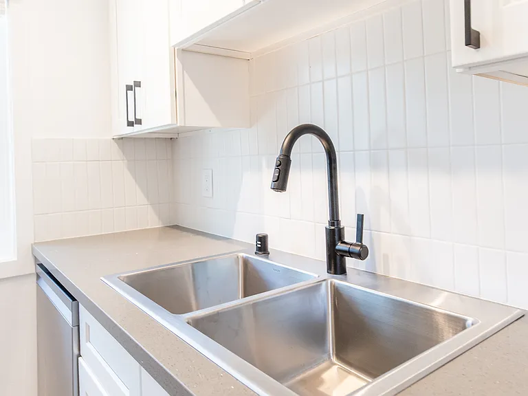4084 Redwood Ave #9 — Photo 7