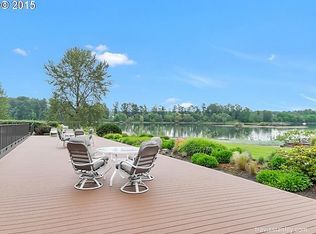 5620 S Riverside Ln APT 15, Portland, OR 97239