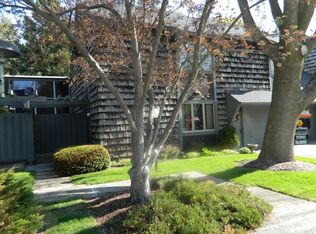 76 Woodfield Ct, Racine, WI 53402