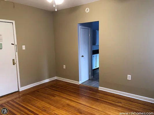 Rented by Realty 2000 Corp | media 13