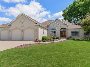 278 Willowwood Dr, Oswego, IL 60543
