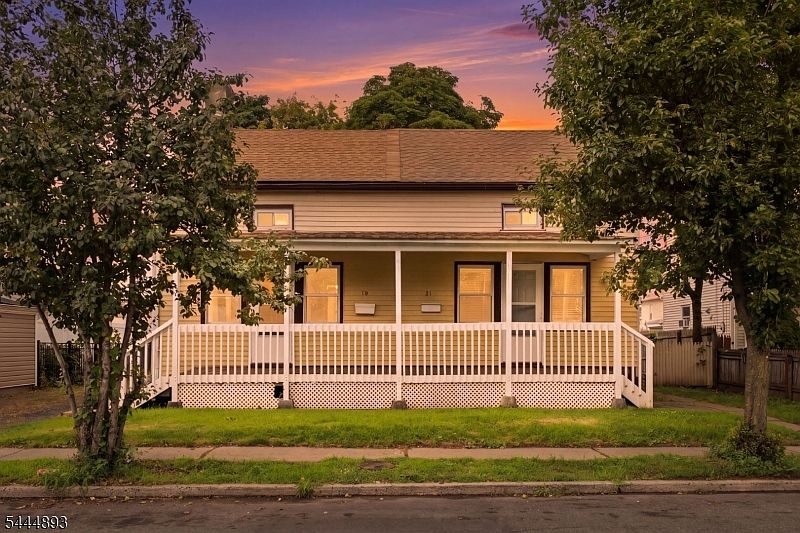 1st image of 19 Chatham St
