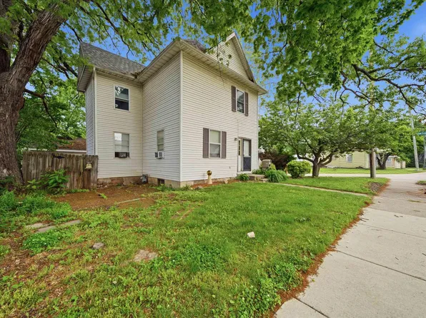 1501 W Locust St, Bloomington, IL 61701
