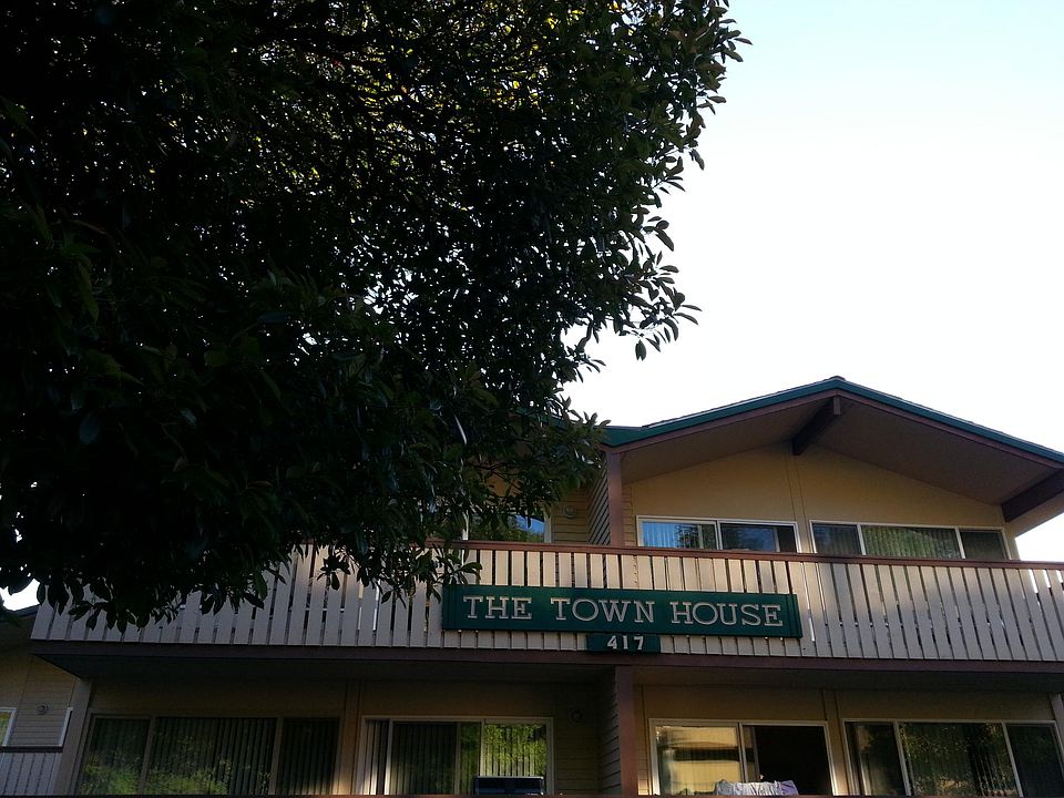 1st image of 417 Bellevue Way SE APT 401