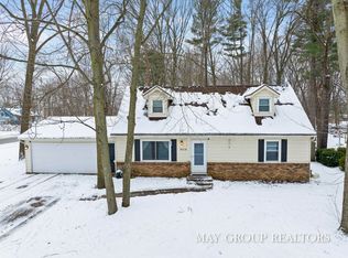 4014 Cambridge Dr, Hudsonville, MI 49426