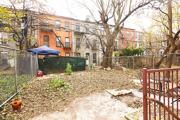 Rented by Lodger Corp | media 27