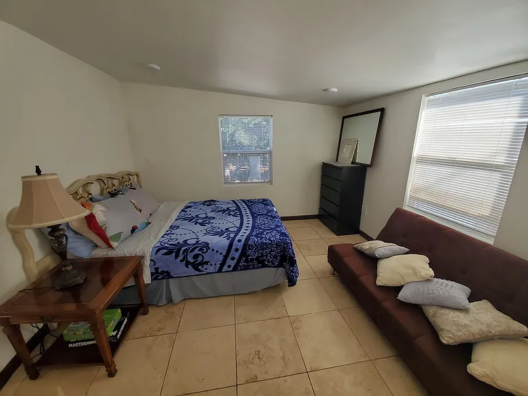 1102 Oro St — Photo 10