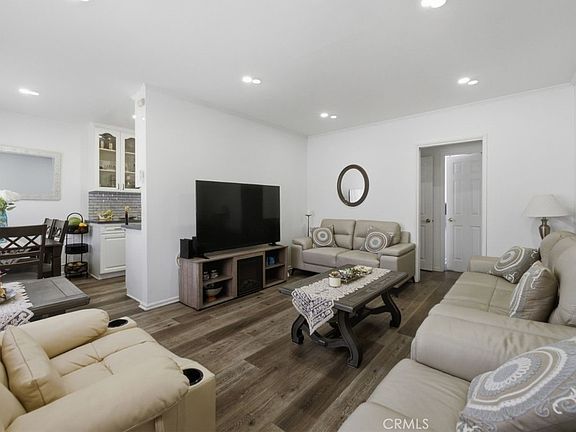 5th image of 308 E Maple St APT 5