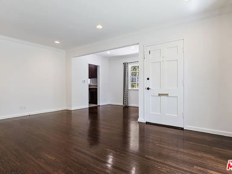 2519 S Bentley Ave — Photo 8