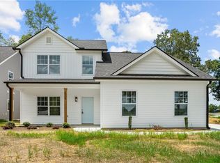 2808 Roland Rd, Greensboro, NC 27407