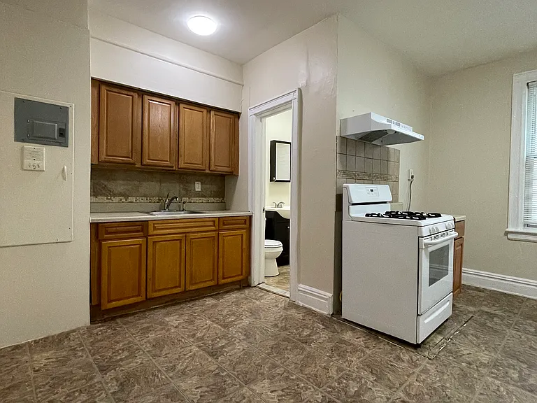 17 Van Nostrand Ave #3 — Photo 4