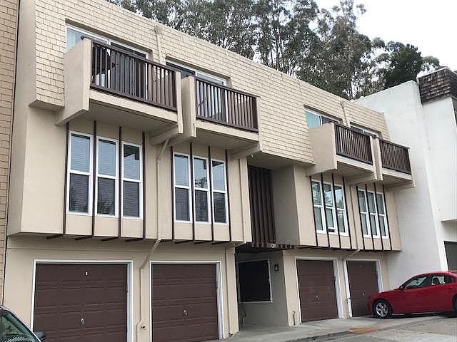 1st image of 121 Darby Pl