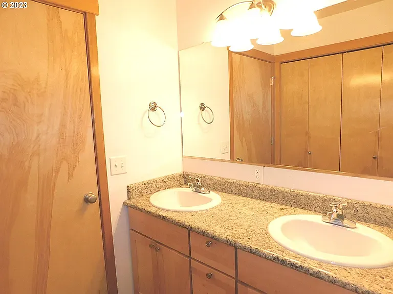 3 bed, 1470 sqft, $2,400 — Photo 4