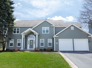 220 Ambria Dr, Mundelein, IL 60060